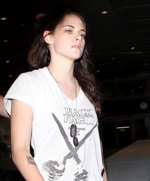 Kristen Stewart – Los Angeles airport arrival 10/4/13  