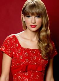 Taylor Swift - Matt Sayles portrait session in Beverly Hills on October 17, 2012
