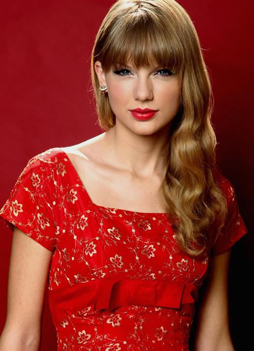 Taylor Swift - Matt Sayles portrait session in Beverly Hills on October 17, 2012