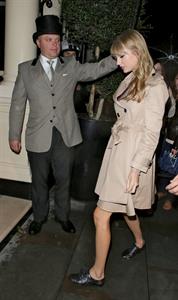 Taylor Swift arrives at her hotel after Factor at Wembley Stadium October 5, 2012 
