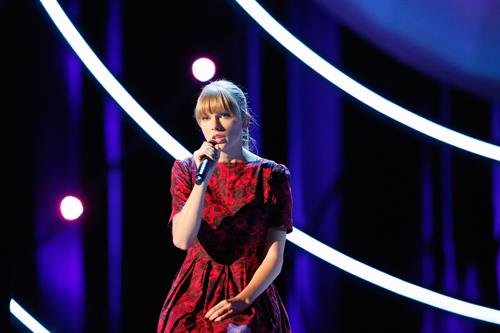 Taylor Swift - Stand Up To Cancer benefit in Los Angeles - September 7, 2012