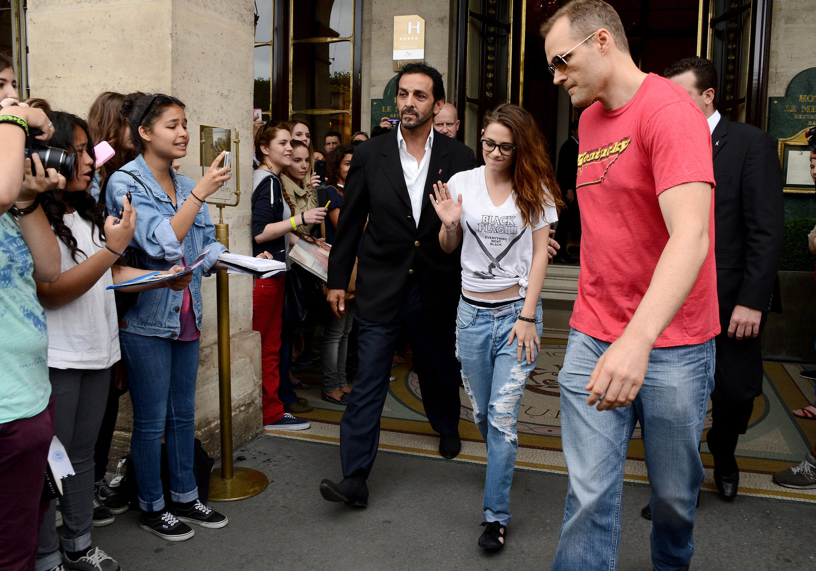 Kristen Stewart at Restaurant Le Castiglione in Paris (July 4, 2013) 