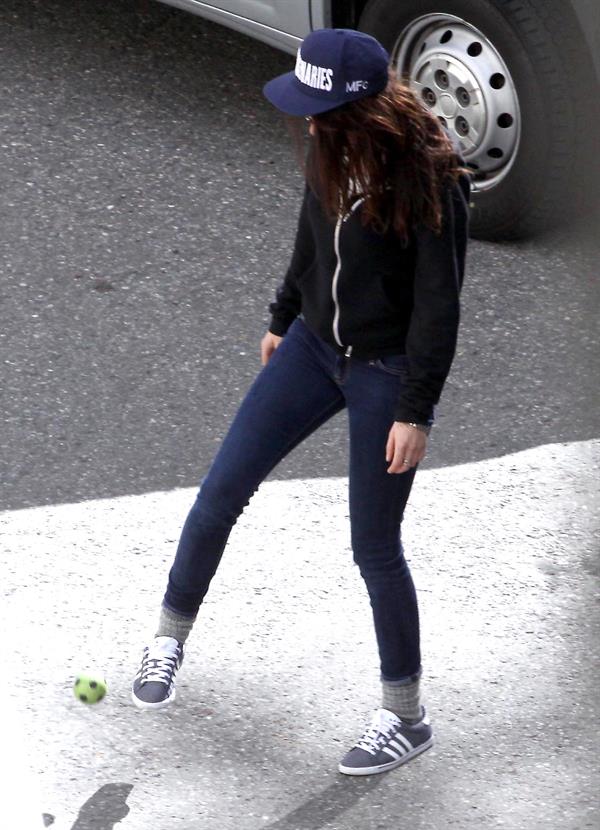 Kristen Stewart playing with a ball on the set of  Sils Maria  in Switzerland September 20, 2013  