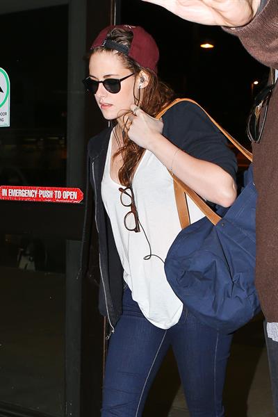 Kristen Stewart at Los Angeles Airport 12/27/12 