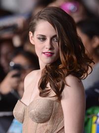Kristen Stewart Breaking Dawn 2 premiere in LA 11/12/12 