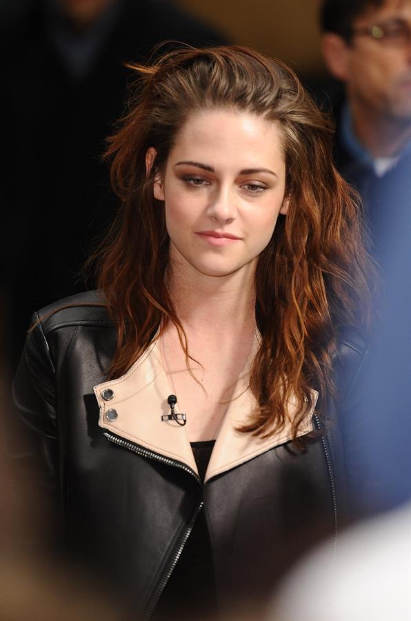 Kristen Stewart at the 'TODAY' show in New York City 11/7/12