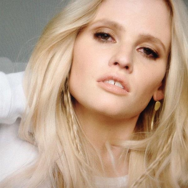 Lara Stone