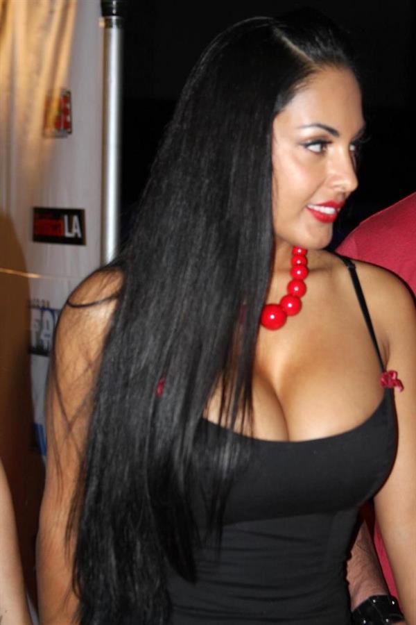 Nina Mercedez