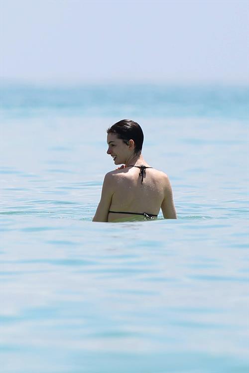 Anne Hathaway on a Beach in Miami 11 05 12 