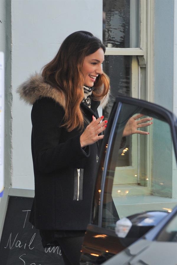 Kelly Brook Visiting her favourite nail bar in Maida Vale - October 4, 2012 