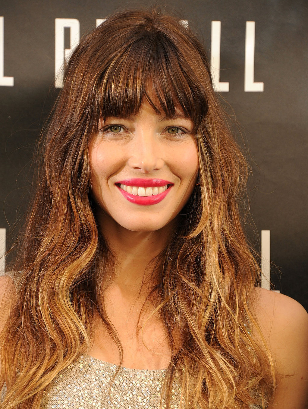 Jessica Biel poses at the Total Recall - Los Angeles Photo Call on July 28, 2012 in Beverly Hills, California