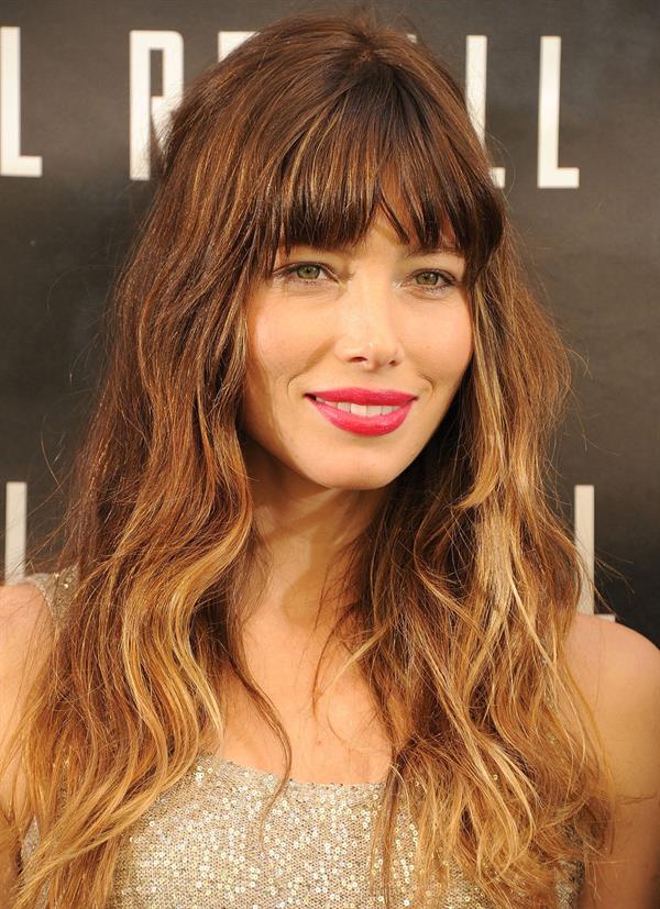 Jessica Biel poses at the Total Recall - Los Angeles Photo Call on July 28, 2012 in Beverly Hills, California