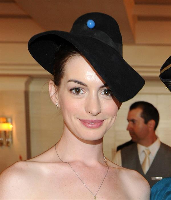 Anne Hathaway Ruinart Private Art Auction 2-10-2011 