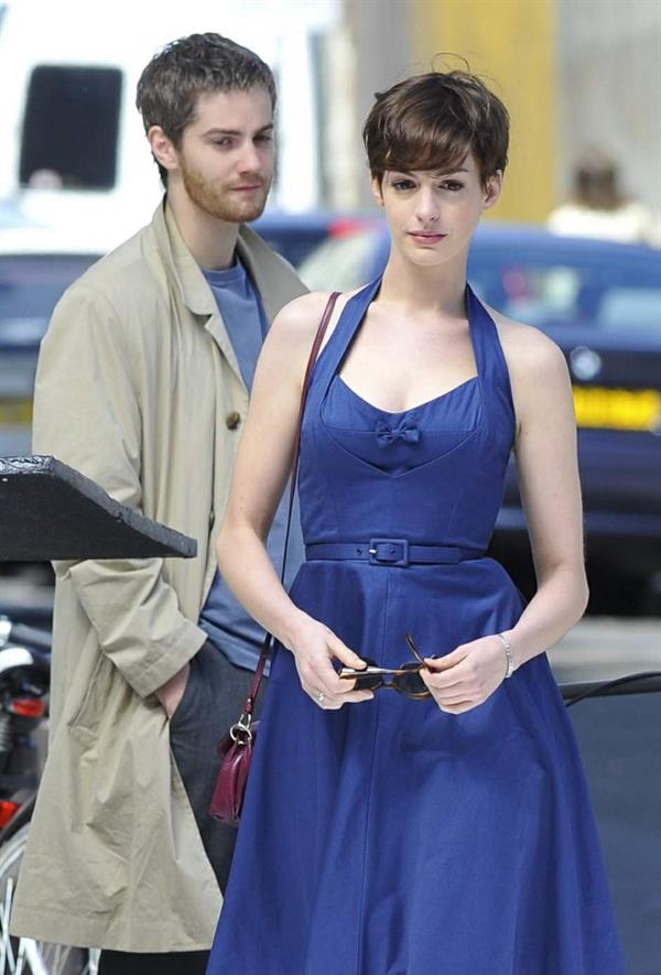 Anne Hathaway set of One Day in Paris August 31, 2013