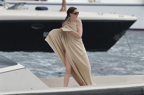 Anne Hathaway on vacation in Italy July 22, 2011 