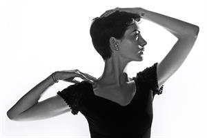 Anne Hathaway - Mary Ellen Matthews Photoshoot 2012 for SNL 