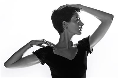 Anne Hathaway - Mary Ellen Matthews Photoshoot 2012 for SNL 