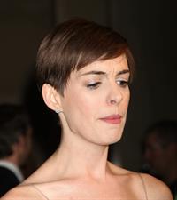 Anne Hathaway Attended the Museum of the Moving Image 27th Annual Black Tie Salute in New York Dec 11, 2012