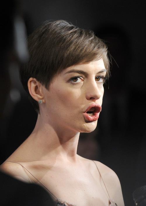 Anne Hathaway Attended the Museum of the Moving Image 27th Annual Black Tie Salute in New York Dec 11, 2012
