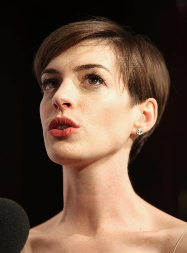 Anne Hathaway Attended the Museum of the Moving Image 27th Annual Black Tie Salute in New York Dec 11, 2012