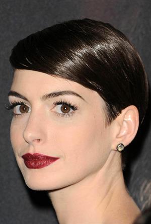 Anne Hathaway Les Miserables NY Premiere December 10-2012 