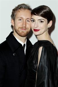 Anne Hathaway Les Miserables NY Premiere December 10-2012 
