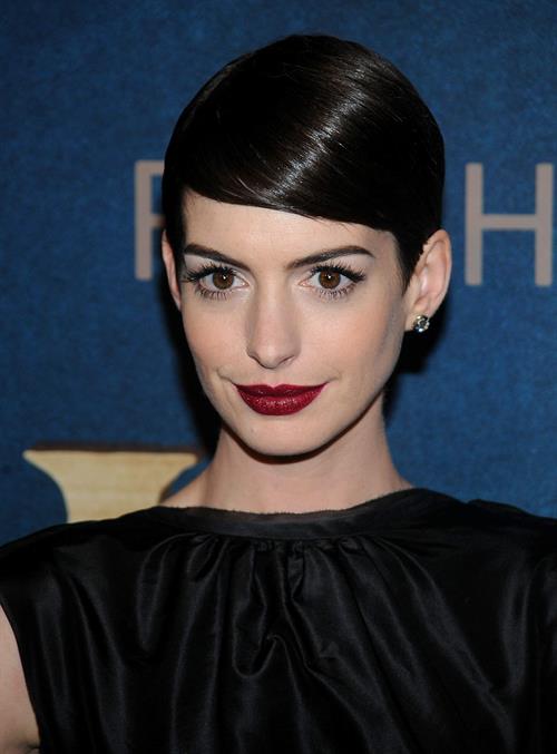 Anne Hathaway Les Miserables NY Premiere December 10-2012 