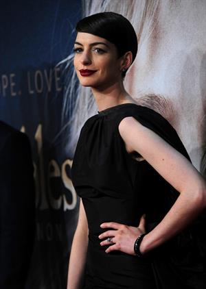 Anne Hathaway Les Miserables NY Premiere December 10-2012 