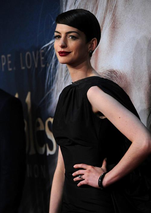 Anne Hathaway Les Miserables NY Premiere December 10-2012 