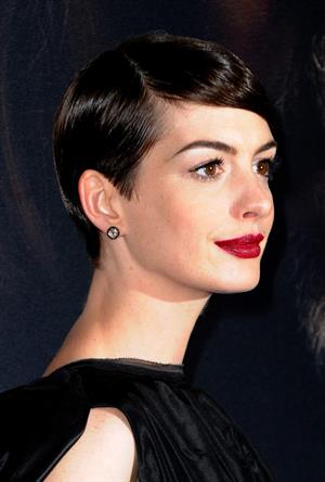 Anne Hathaway Les Miserables NY Premiere December 10-2012 