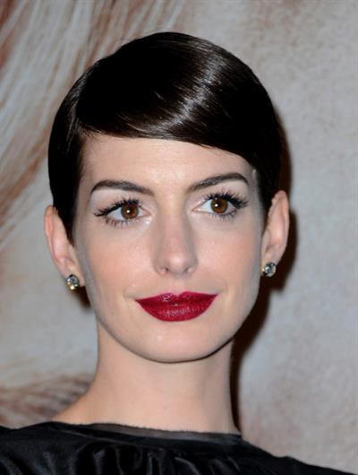 Anne Hathaway Les Miserables NY Premiere December 10-2012 