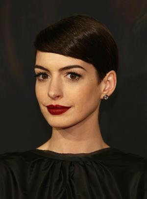 Anne Hathaway Les Miserables NY Premiere December 10-2012 
