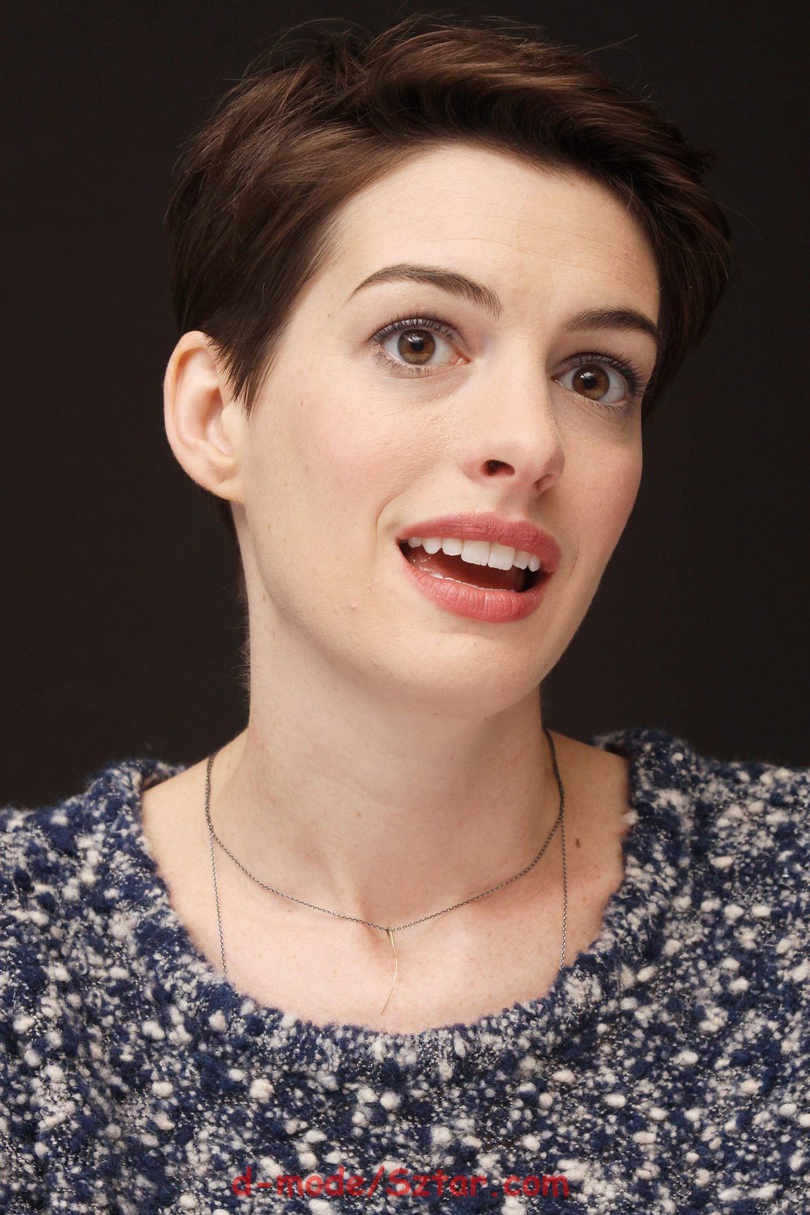 Anne Hathaway Photocall of the musical Les Miserables at the Mandarin Hotel in New York, NY, December 2, 2012