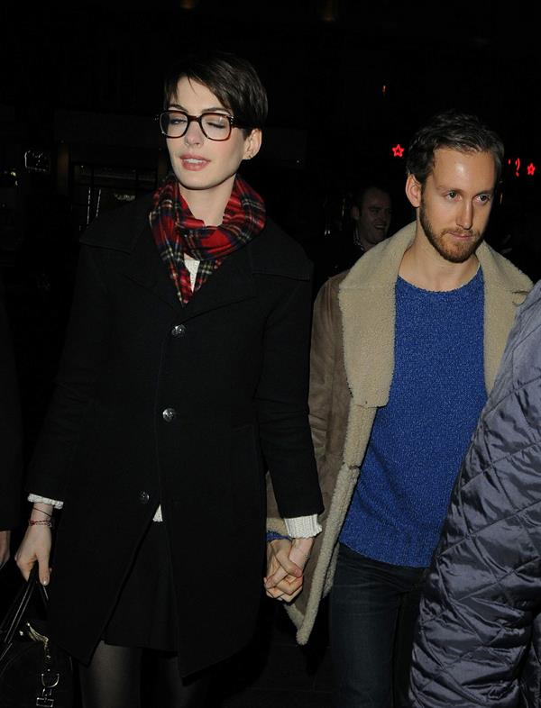 Anne Hathaway leaving her hotel and heading to the Empire Cinema Theatre in London - December 4, 2012