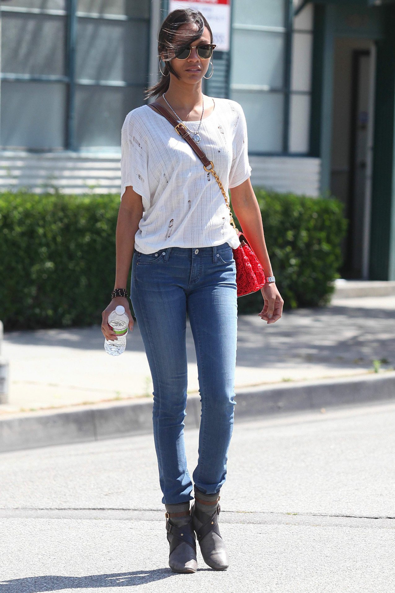 Zoe Saldana Stops By a Law Office in Beverly Hills on May 11, 2011 