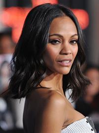 Zoe Saldana ''Avatar'' Premiere in Los Angeles December 16, 2009   