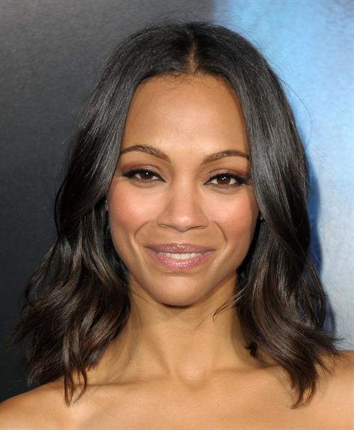 Zoe Saldana ''Avatar'' Premiere in Los Angeles December 16, 2009   