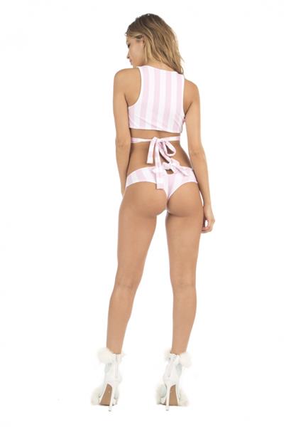 Cassie Amato in a bikini - ass