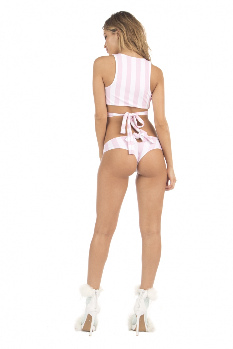 Cassie Amato in a bikini - ass