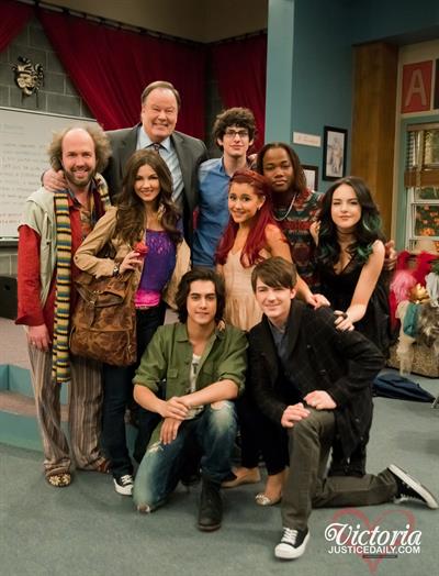 Victoria Justice Victorious Season 3-Episode 8 'April Fools' Blank' stills 