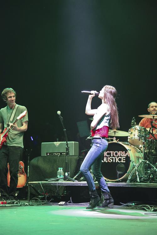 Victoria Justice video 2012 South Shore Music Circus 8/15/12 