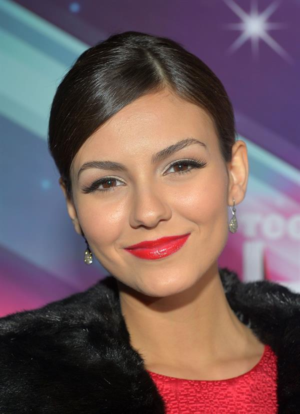 Victoria Justice video TeenNick HALO awards in Hollywood 11/17/12 