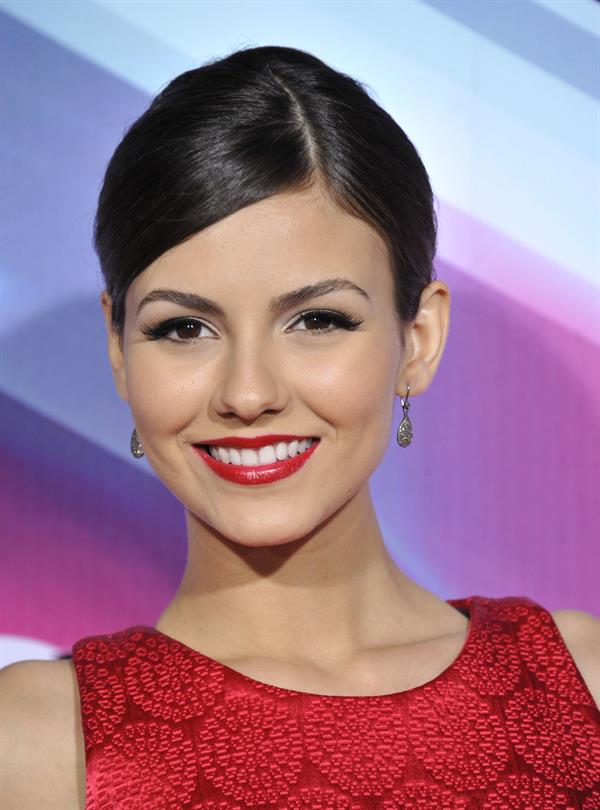 Victoria Justice video TeenNick HALO awards in Hollywood 11/17/12 