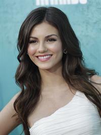 Victoria Justice - MTV Movie Awards at Universal Studios, Arrivals - June 3, 2012