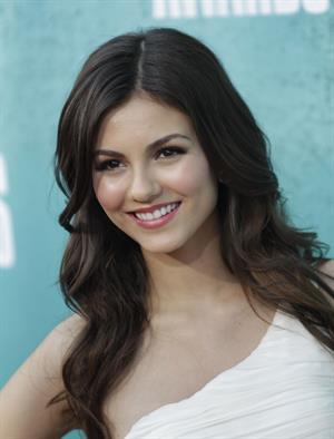 Victoria Justice - MTV Movie Awards at Universal Studios, Arrivals - June 3, 2012