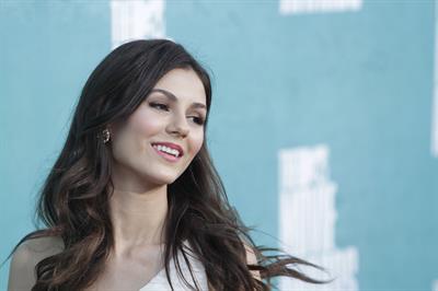 Victoria Justice - MTV Movie Awards at Universal Studios, Arrivals - June 3, 2012