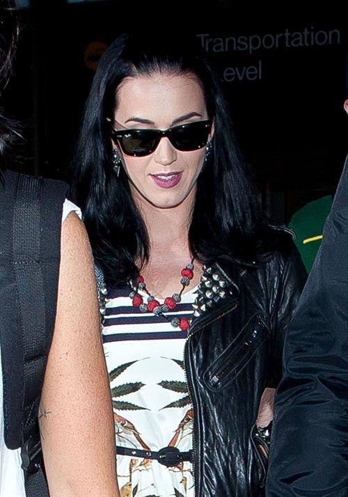 Katy Perry Prepares to depart Los Angeles