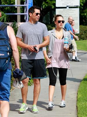 Jessica Alba going for smoothies September 14, 2011