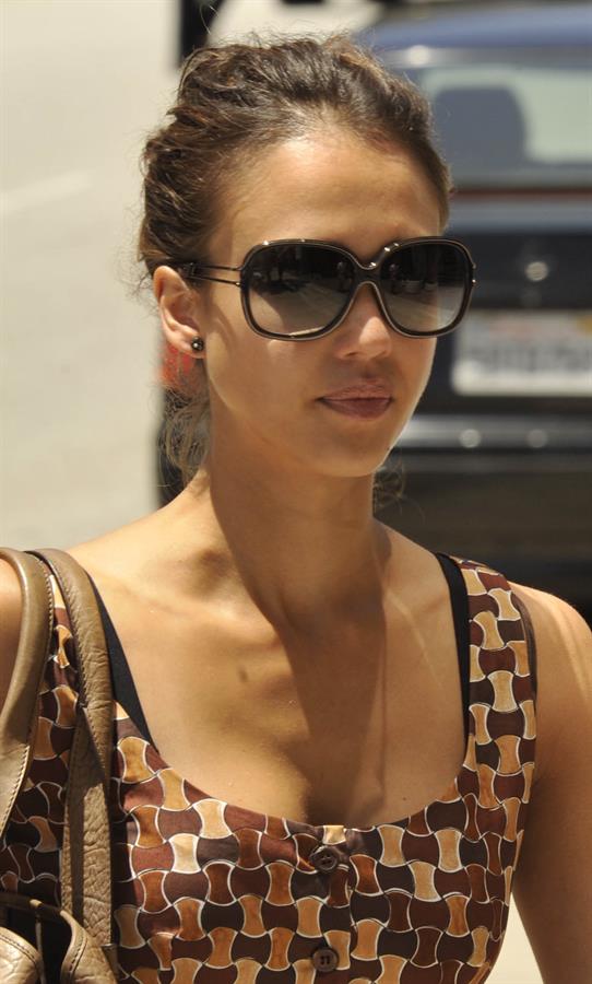 Jessica Alba heads to an afternoon meeting in Beverly Hills June 16, 2010 