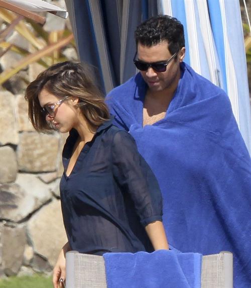 Jessica Alba holiday in Cabo San Lucas December 31, 2010